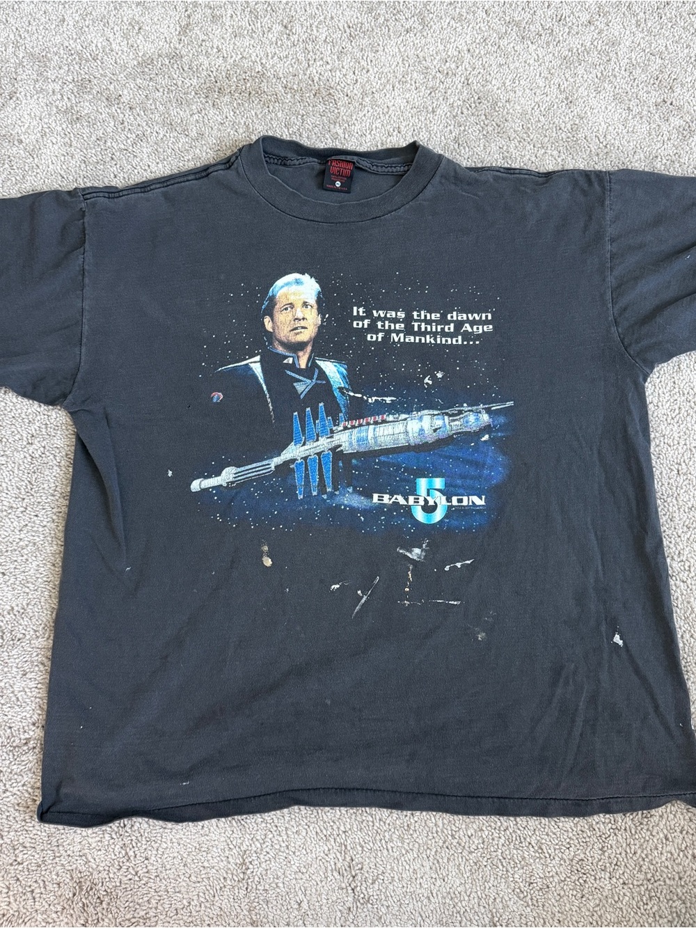 Vintage 1997 Babylon 5 Sci Fi TV Fashion Victim Distressed T Shirt XL